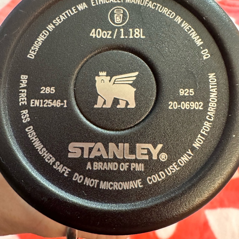 🖤Stanley Black and Red Travel Mug with Heart Design❤️ - Picture 8 of 12